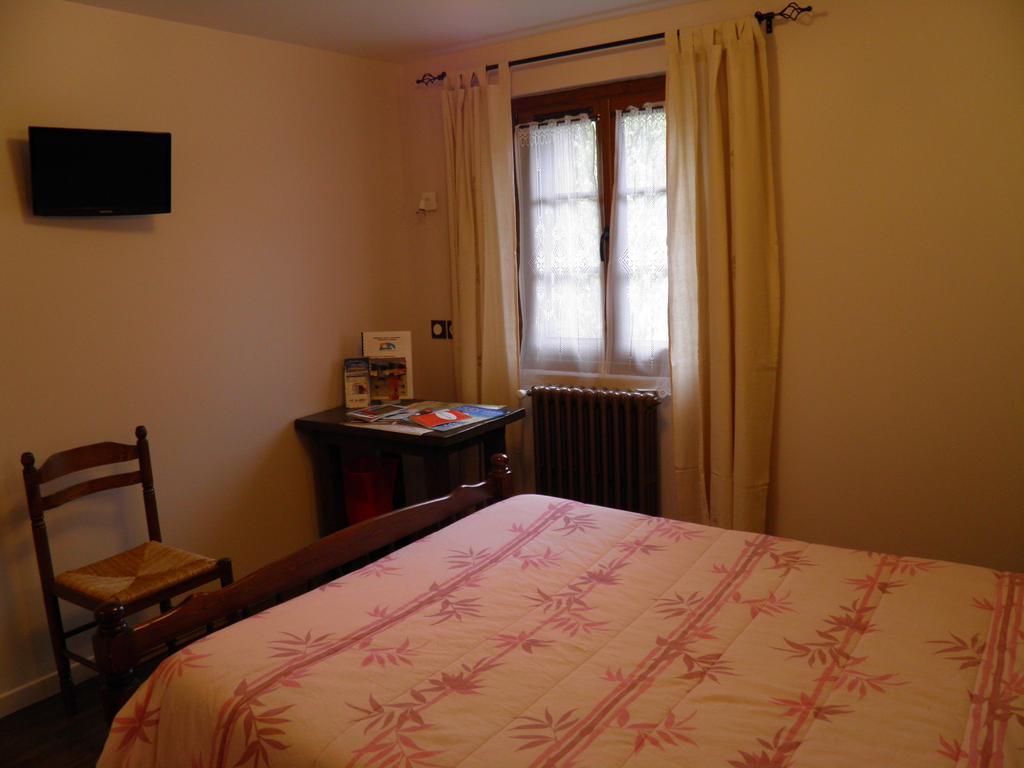 Auberge Des Pyrenees Sainte-Marie-de-Campan Room photo