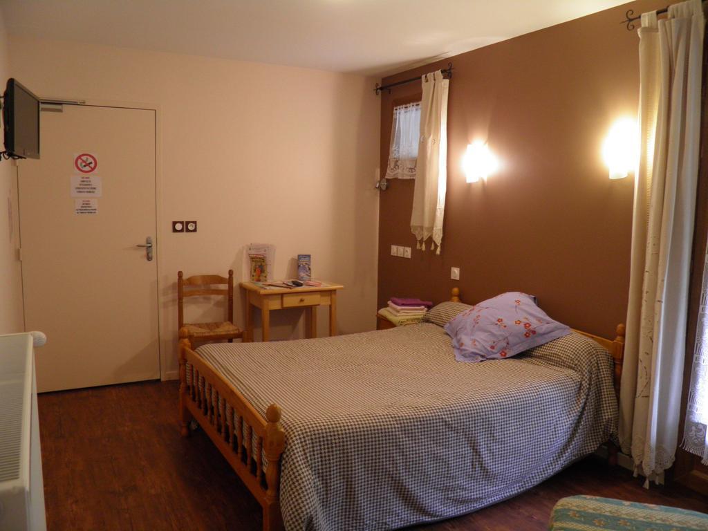 Auberge Des Pyrenees Sainte-Marie-de-Campan Room photo