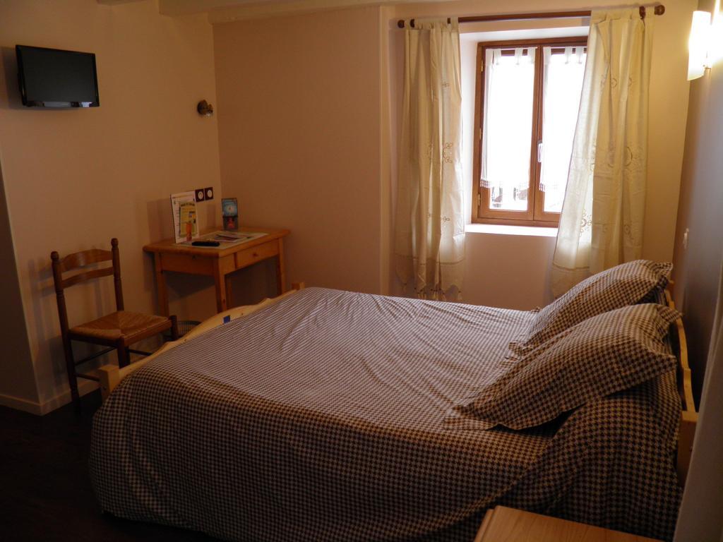 Auberge Des Pyrenees Sainte-Marie-de-Campan Room photo